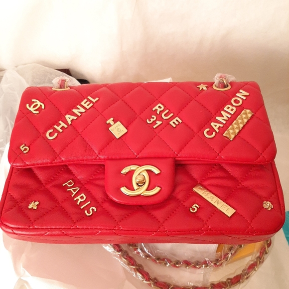 not branded Handbags - Designer Inspired Quilted charm Purse with dust cover - Hard to find